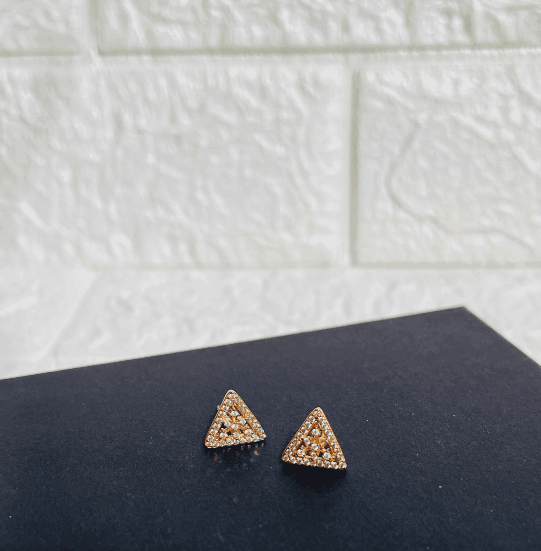 TRIANGLE AD EARRING