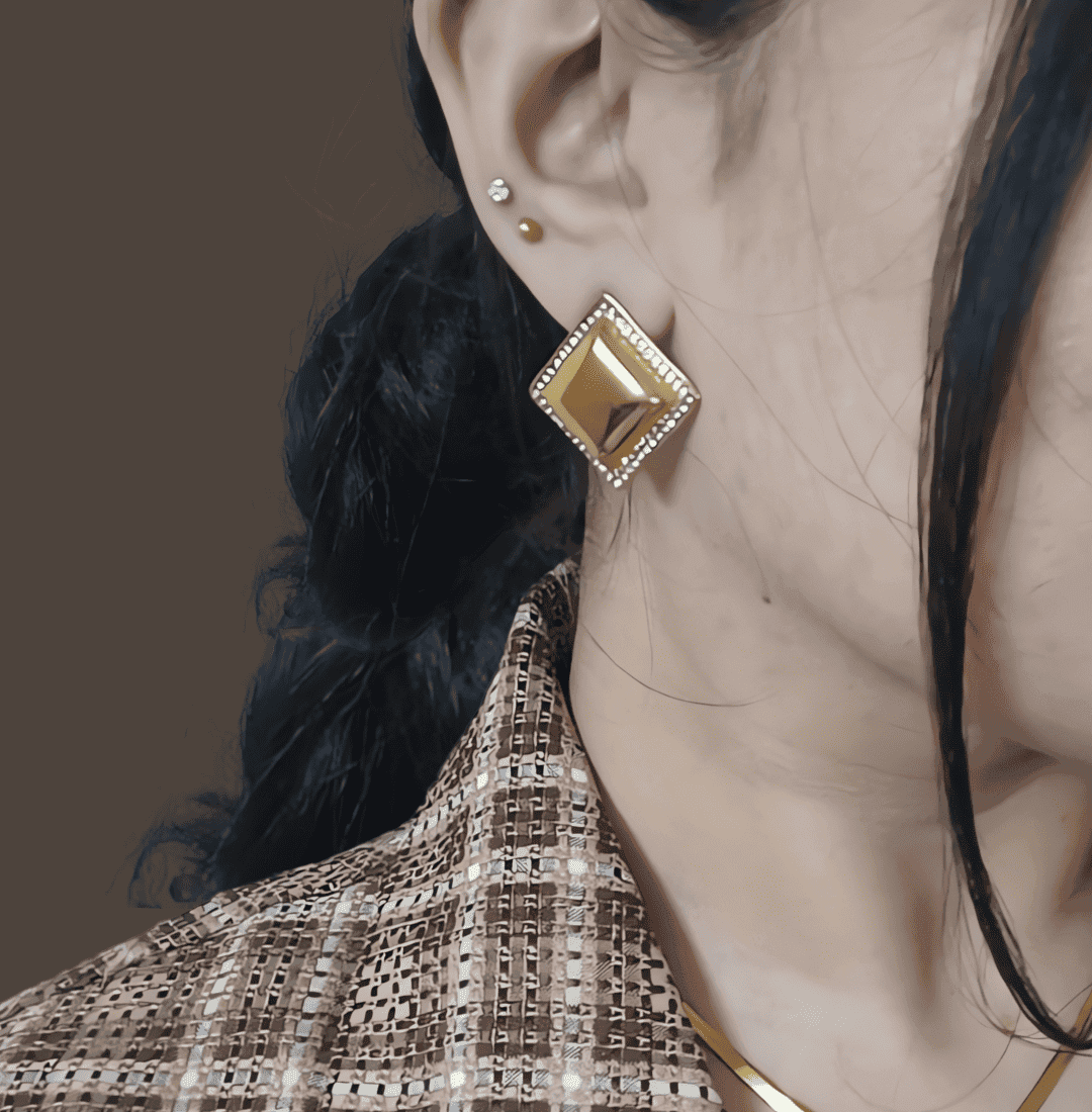 Gold Square studs