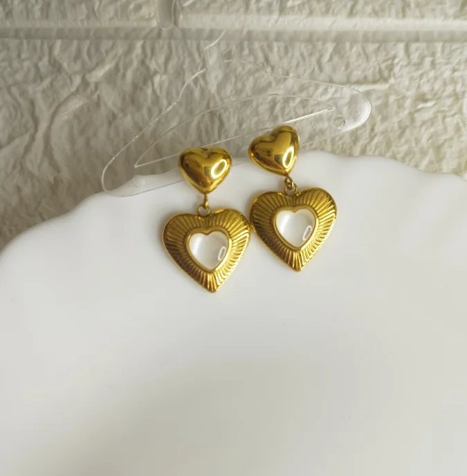 Amore earrings-Mother of Pearl