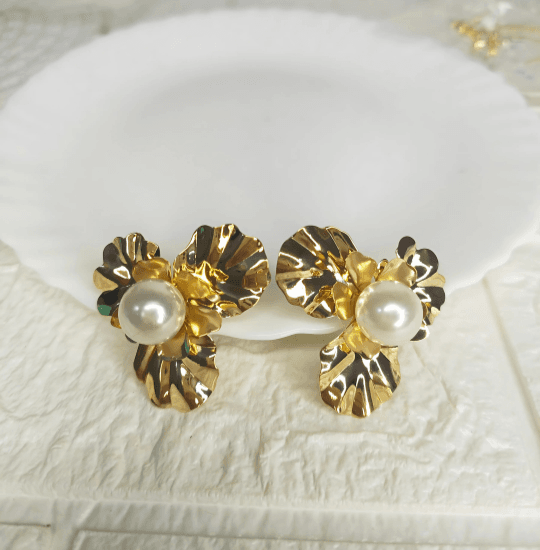 gold flower pearl earrings