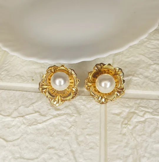 Radiance Gold Pearl Earrings