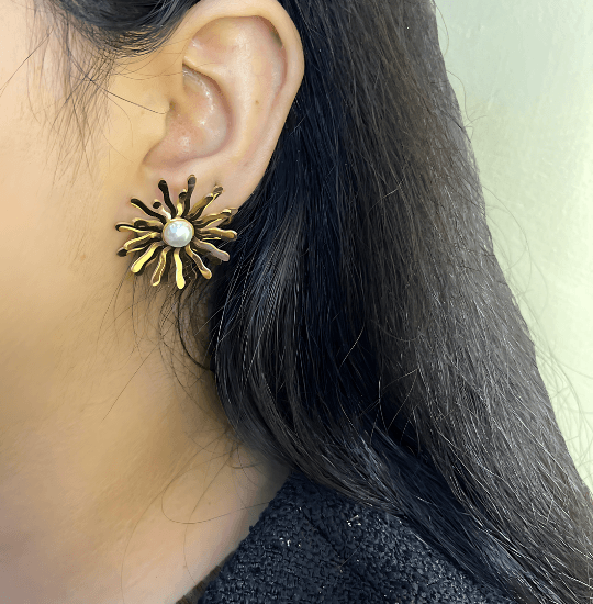 Flower Earstuds with pearl