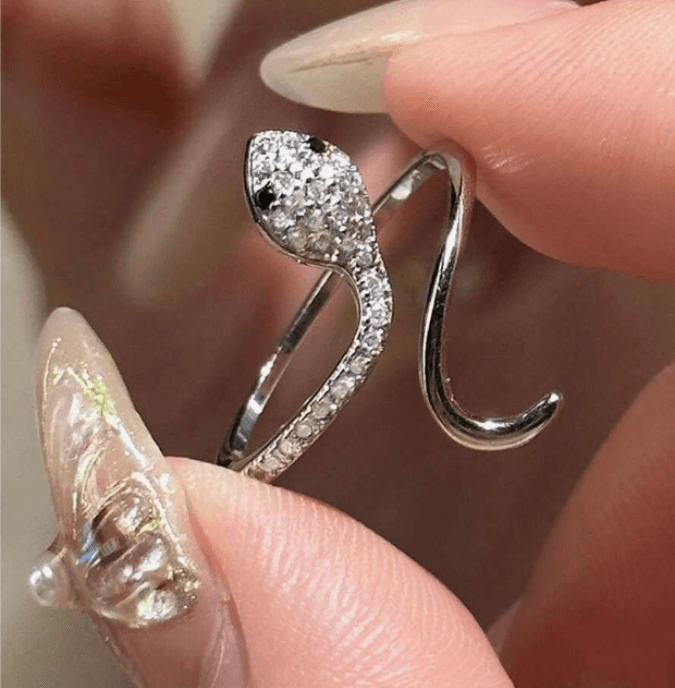 Venom Luxe Snake Ring