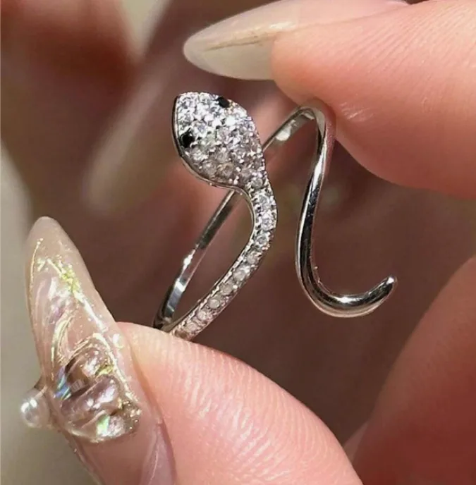 Venom Luxe Snake Ring