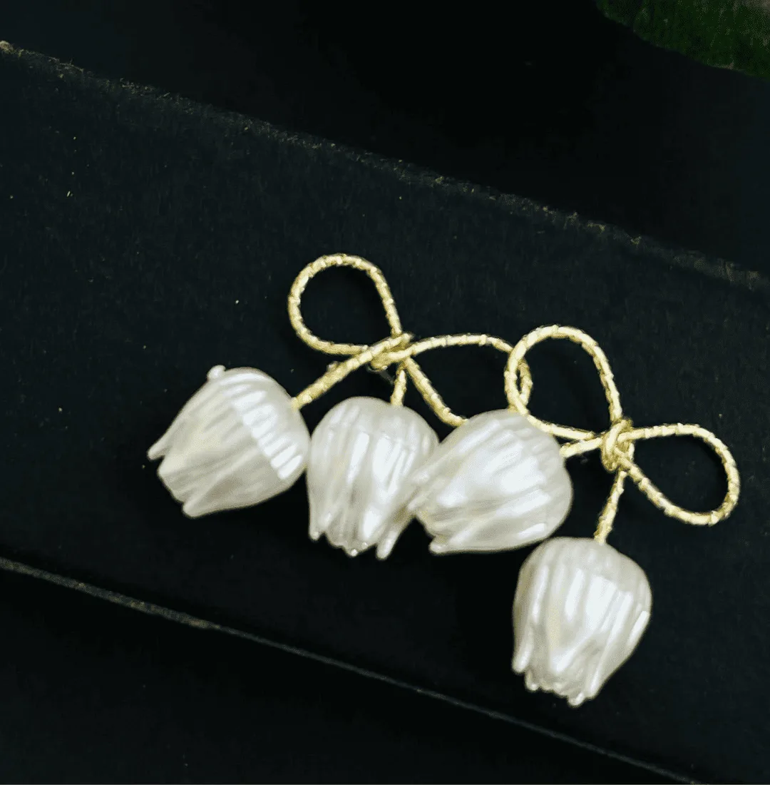 Tulip pearl drops earrings