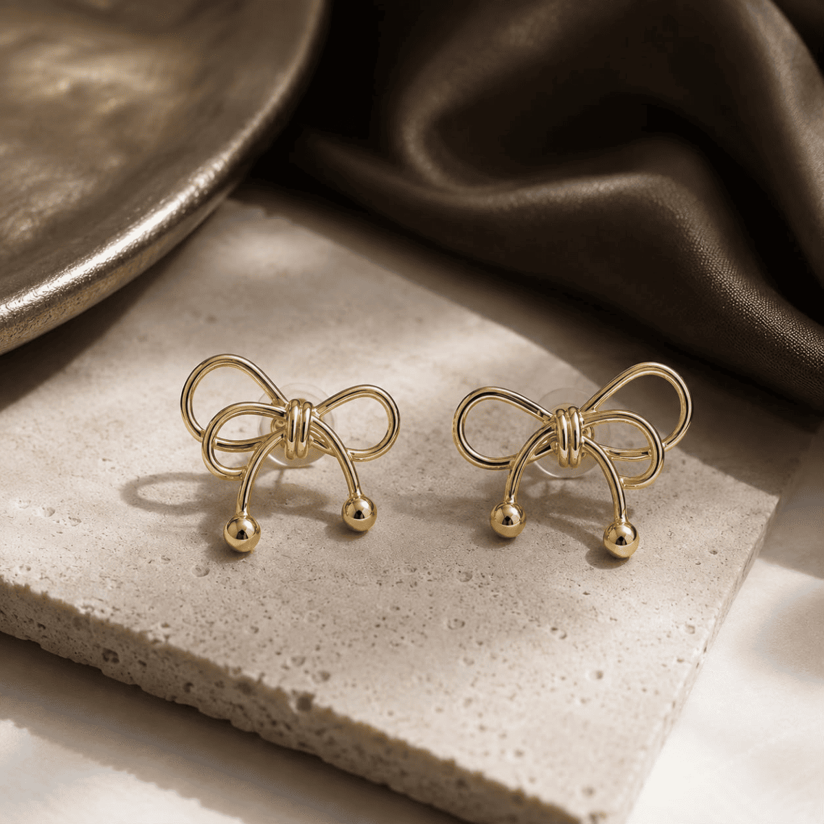 Bow earrings