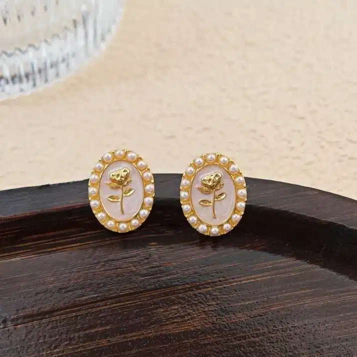 Vintage rosette stud earrings